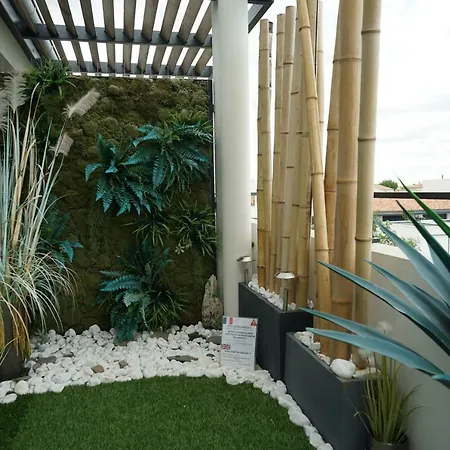 De L'espiguette アパート